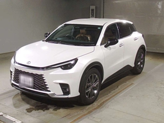Заказать LEXUS LBX
