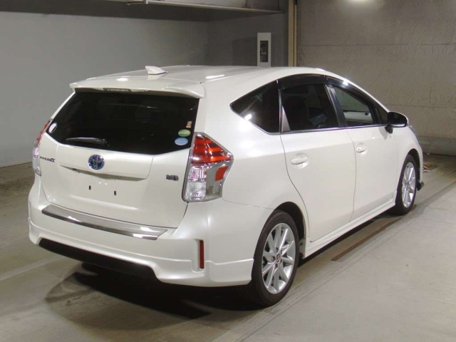 TOYOTA PRIUS ALPHA 2021