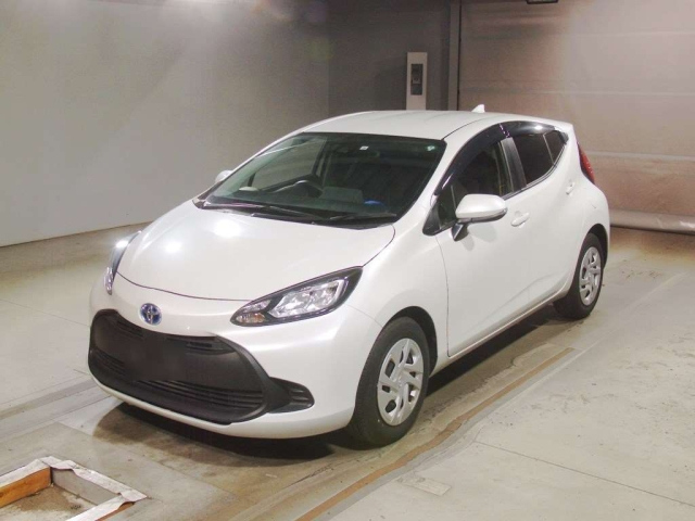 TOYOTA AQUA 2022