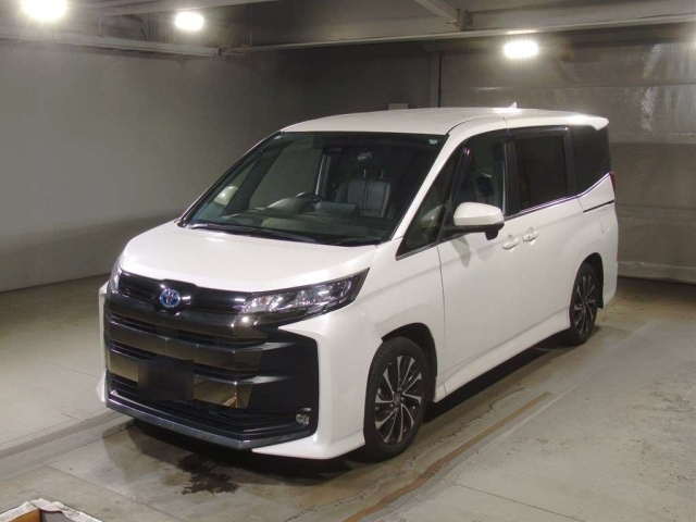 TOYOTA NOAH 2023