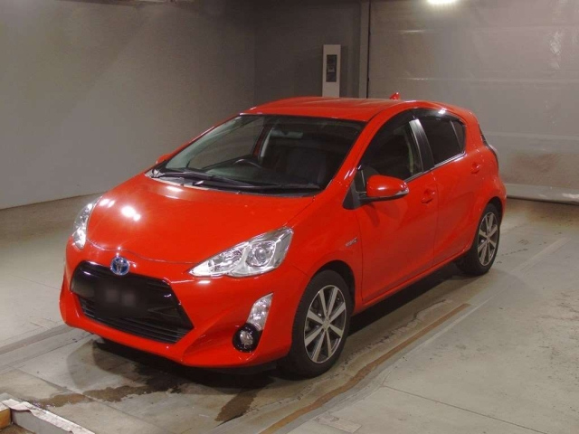 TOYOTA AQUA 2016