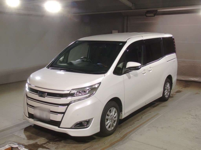 TOYOTA NOAH 2021