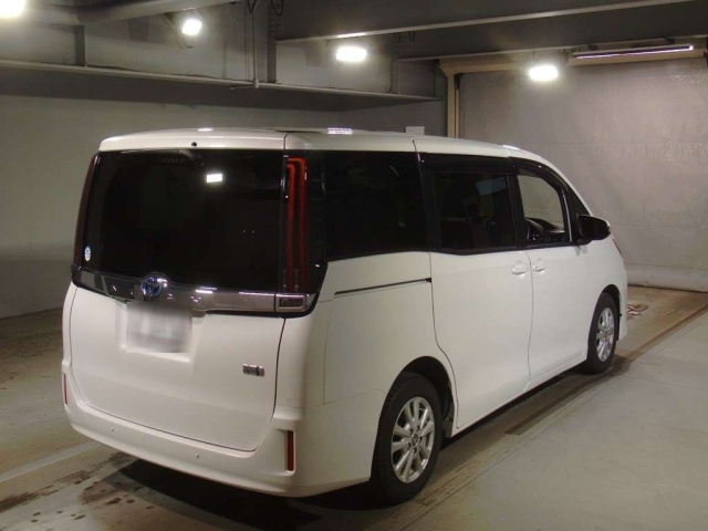TOYOTA NOAH 2021