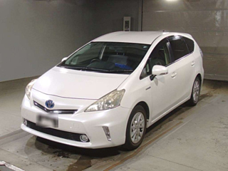 TOYOTA PRIUS ALPHA 2013