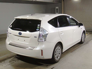 TOYOTA PRIUS ALPHA 2013