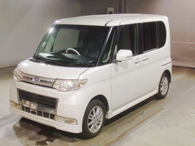 DAIHATSU TANTO 2010