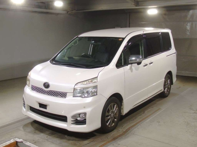 TOYOTA VOXY 2012
