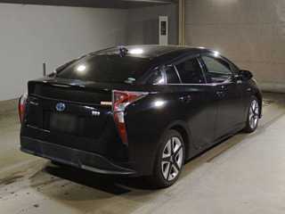 TOYOTA PRIUS 2016
