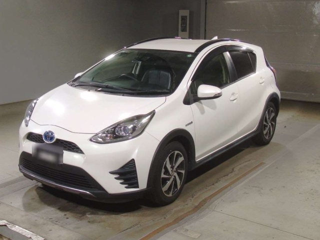 TOYOTA AQUA 2017