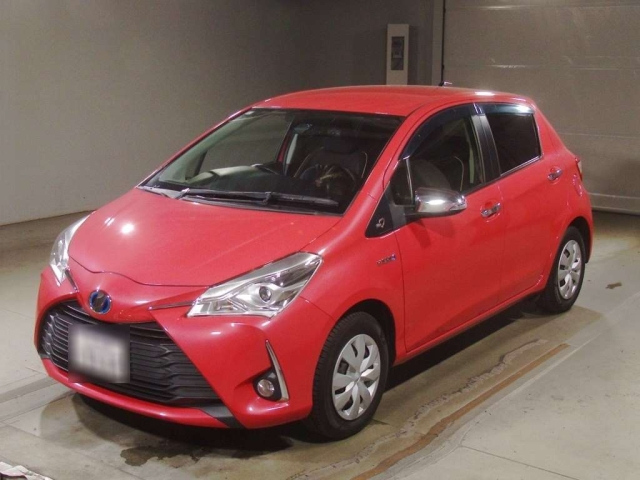 TOYOTA VITZ 2017