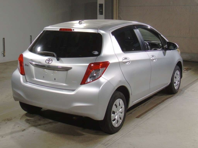 TOYOTA VITZ 2012