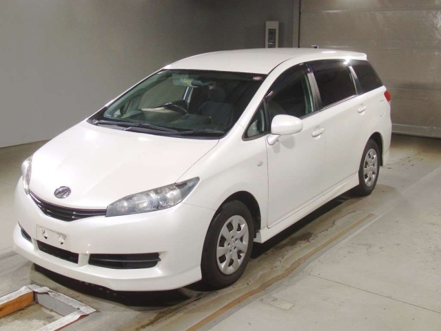 TOYOTA WISH 2010