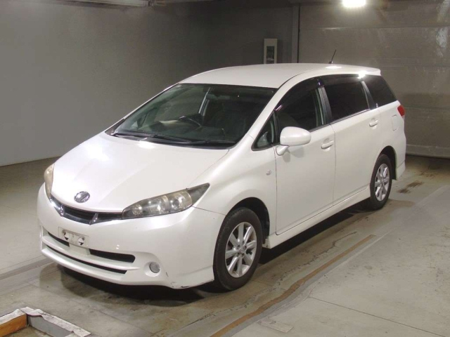 TOYOTA WISH 2010