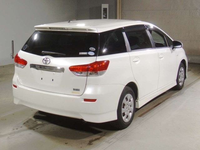 TOYOTA WISH 2010