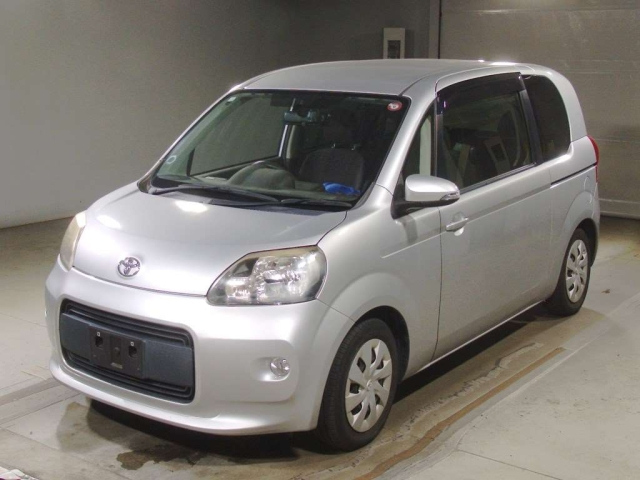TOYOTA PORTE 2012