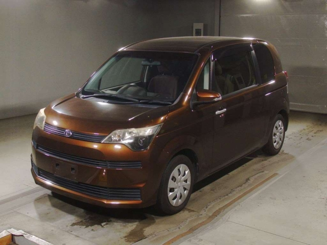 TOYOTA SPADE 2013