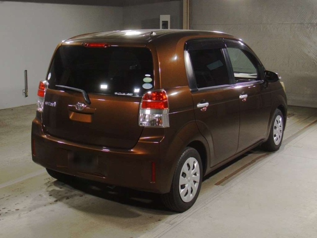 TOYOTA SPADE 2013