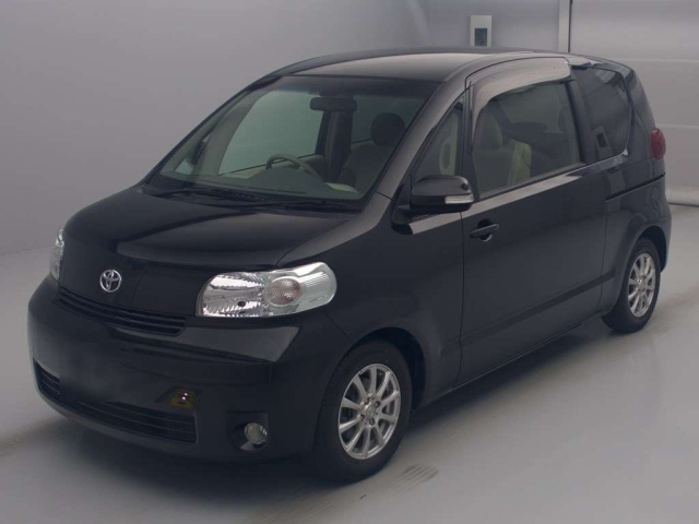 TOYOTA PORTE 2011