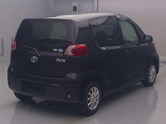 TOYOTA PORTE 2011