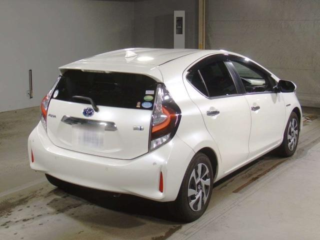 TOYOTA AQUA 2019