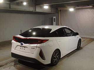 Заказать TOYOTA PRIUS PHV