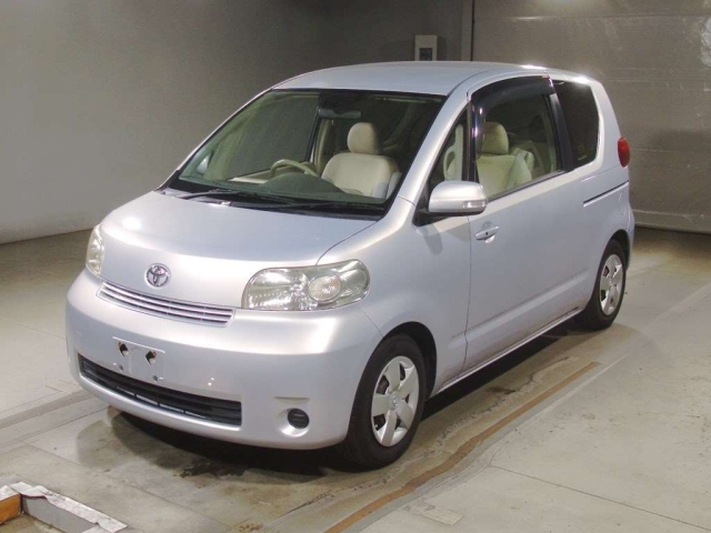 TOYOTA PORTE 2010