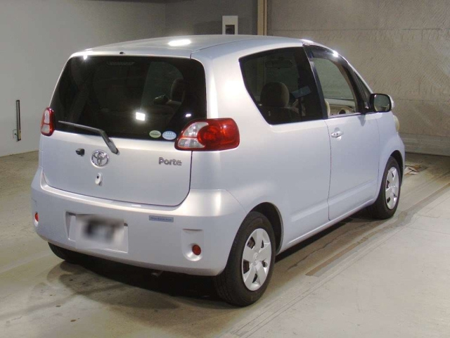 TOYOTA PORTE 2010