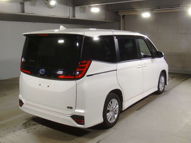 TOYOTA NOAH 2022