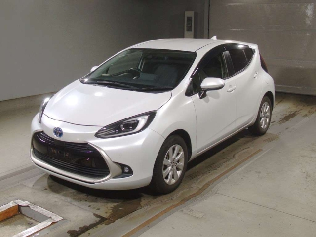 TOYOTA AQUA 2021