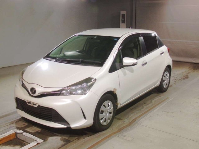 TOYOTA VITZ 2015