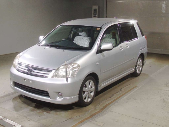 TOYOTA RAUM 2009