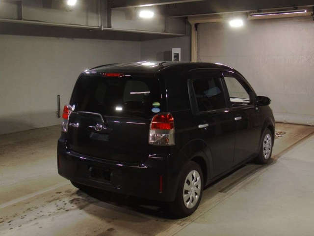 TOYOTA SPADE 2016