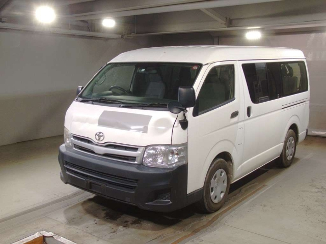 TOYOTA HIACE 2012