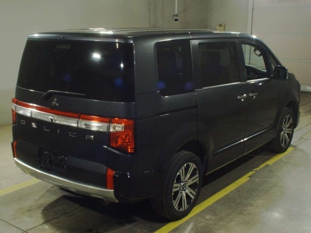 MITSUBISHI DELICA D5 2023