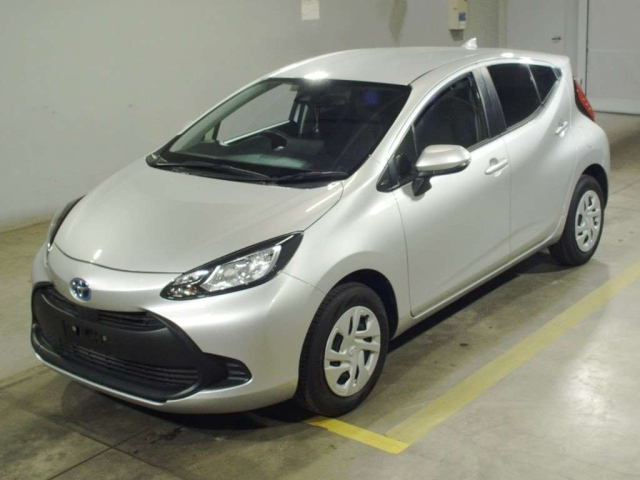 TOYOTA AQUA 2022