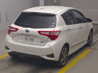 TOYOTA VITZ 2017