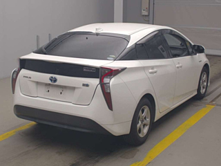 TOYOTA PRIUS 2016