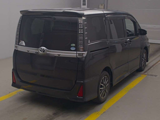 TOYOTA VOXY 2016