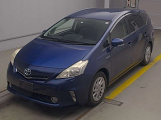 TOYOTA PRIUS ALPHA 2012