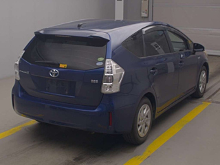 TOYOTA PRIUS ALPHA 2012