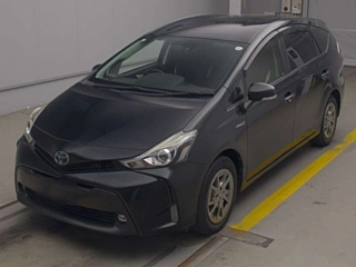 TOYOTA PRIUS ALPHA 2016