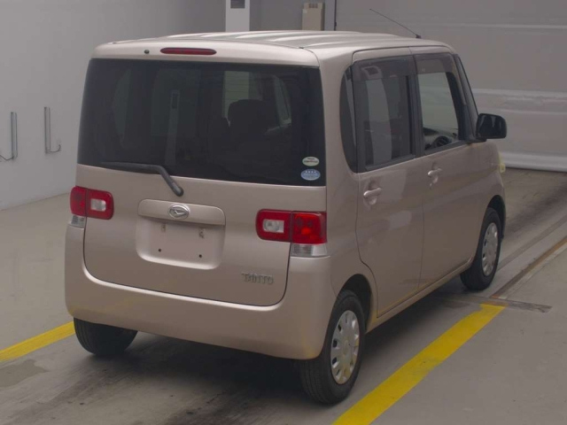 DAIHATSU TANTO 2010