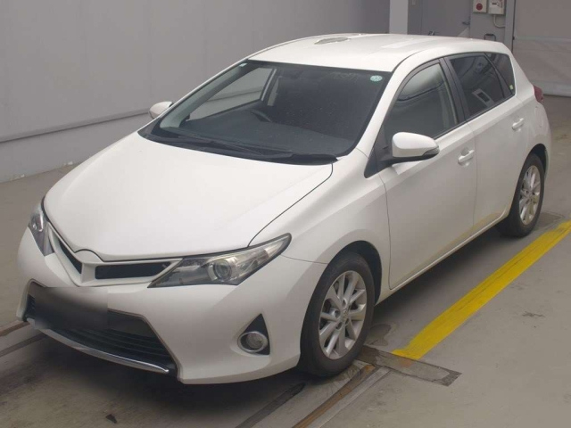 TOYOTA AURIS 2012
