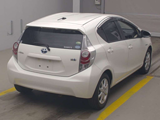 TOYOTA AQUA 2013