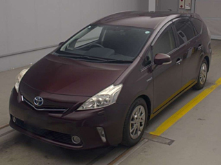TOYOTA PRIUS ALPHA 2014