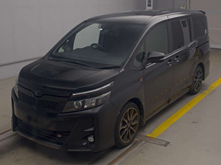 TOYOTA VOXY 2017