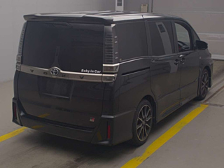 TOYOTA VOXY 2017