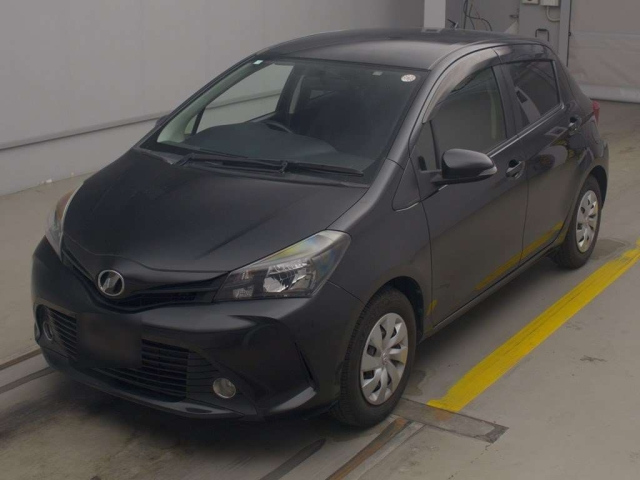 TOYOTA VITZ 2016