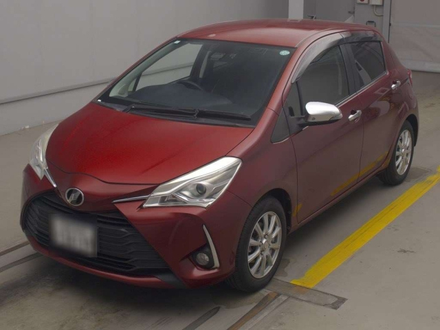TOYOTA VITZ 2017