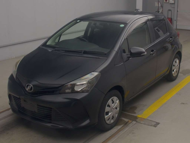 TOYOTA VITZ 2015